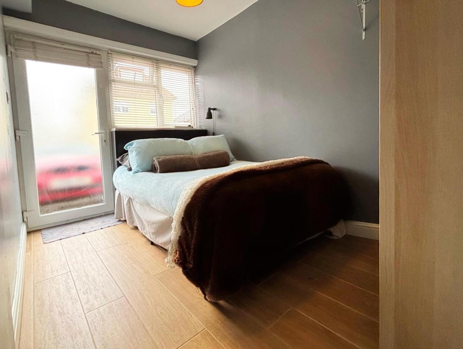 Shirley Apartments, Cozy Studio, Self Check In, 10 Min Drive To City Centre, Walking To Redbridge Train Station เซาธ์แธมป์ตัน ภายนอก รูปภาพ