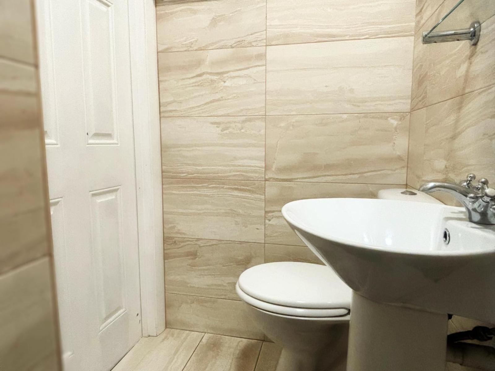 Shirley Apartments, Cozy Studio, Self Check In, 10 Min Drive To City Centre, Walking To Redbridge Train Station เซาธ์แธมป์ตัน ภายนอก รูปภาพ