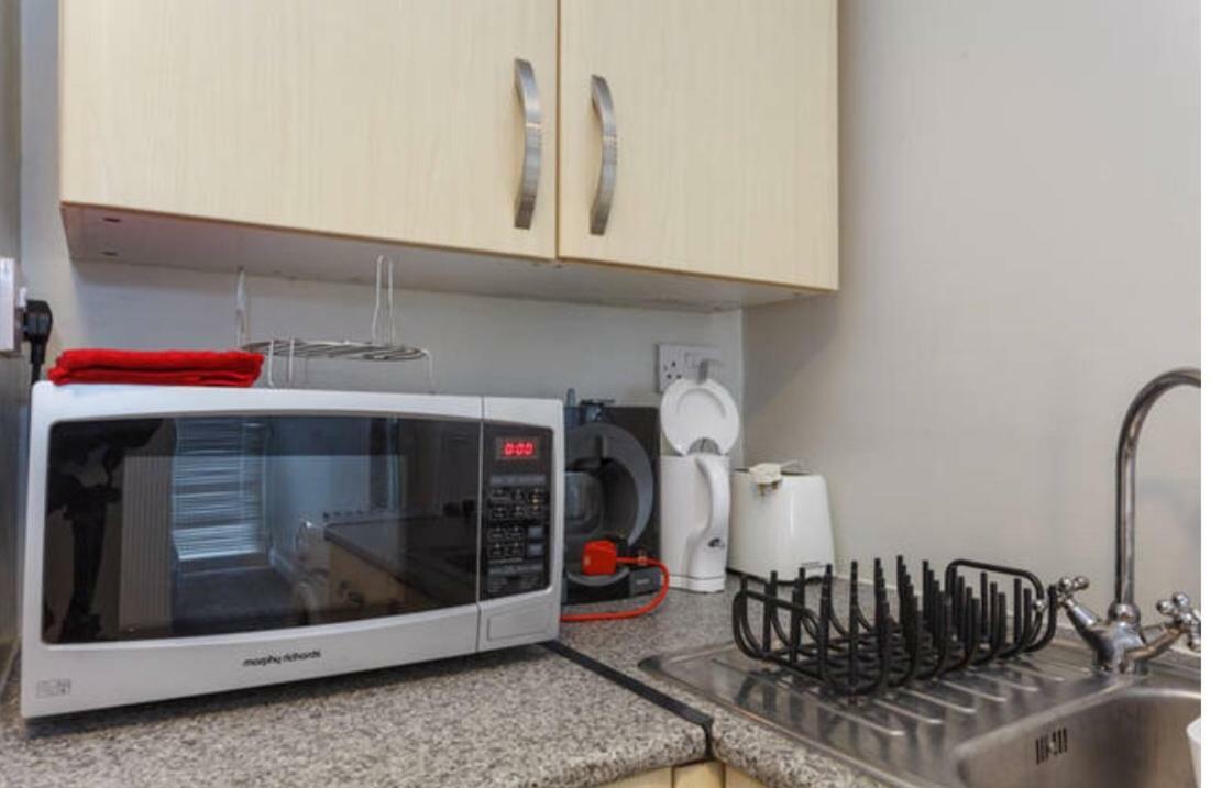 Shirley Apartments, Cozy Studio, Self Check In, 10 Min Drive To City Centre, Walking To Redbridge Train Station เซาธ์แธมป์ตัน ภายนอก รูปภาพ